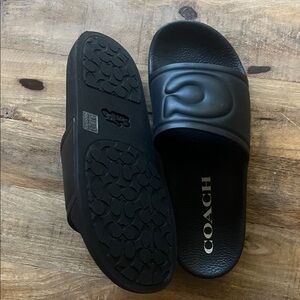 Coach slide size 9